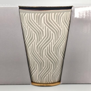 V-shaped Cup